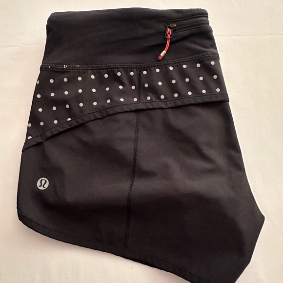 lululemon Speed Short Black (Reflective Dots)Size 4 - Picture 7 of 10